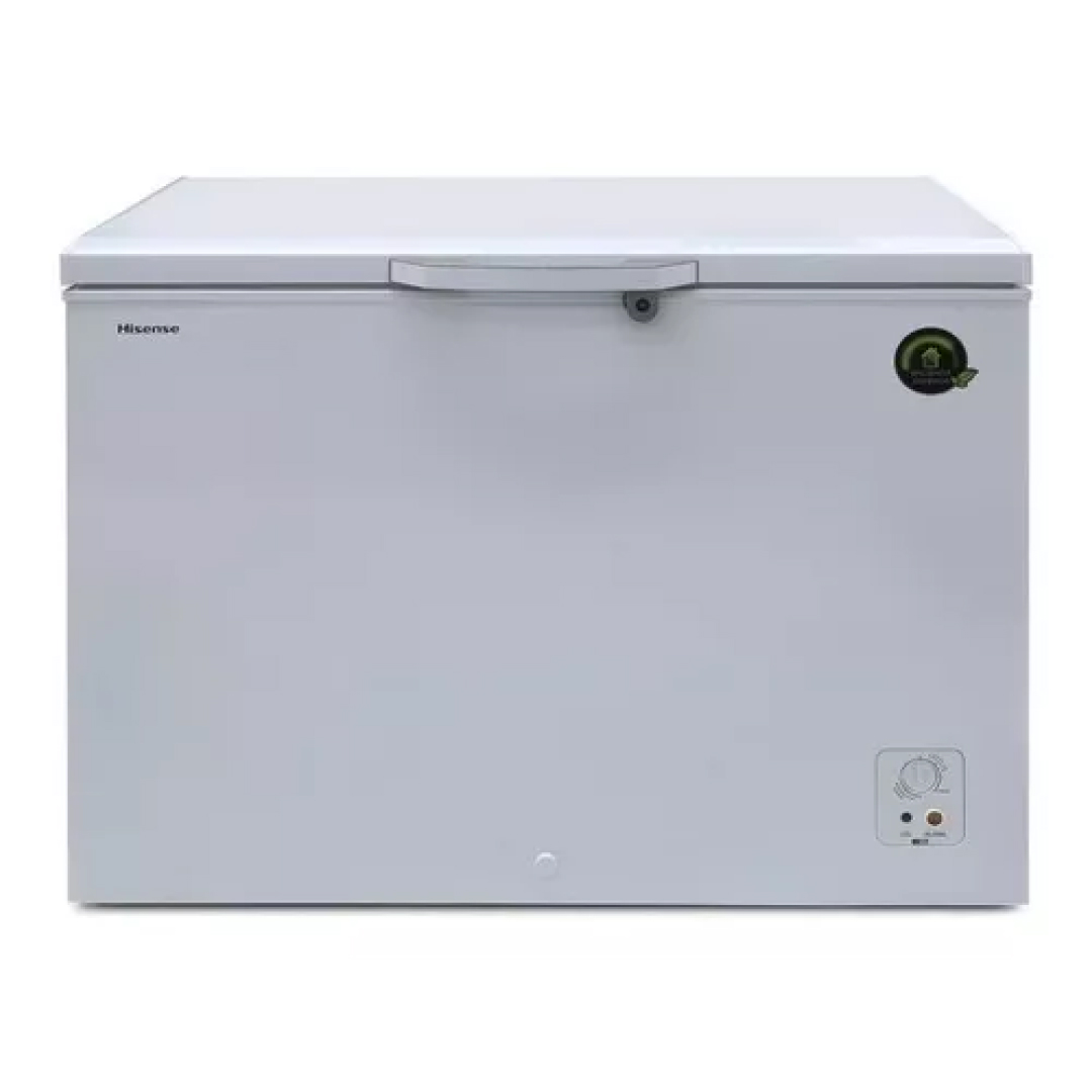 Imagen de un congelador Hisense blanco cerrado